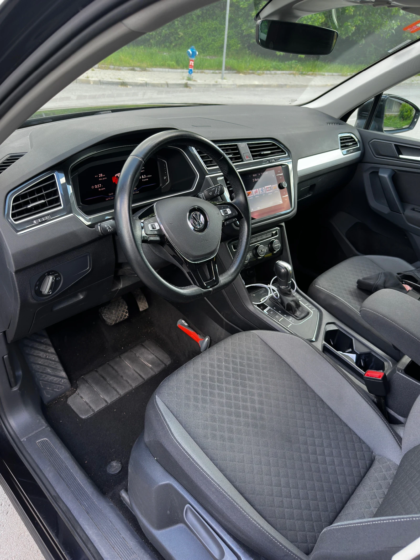 VW Tiguan, снимка 6 - Автомобили и джипове - 54578664