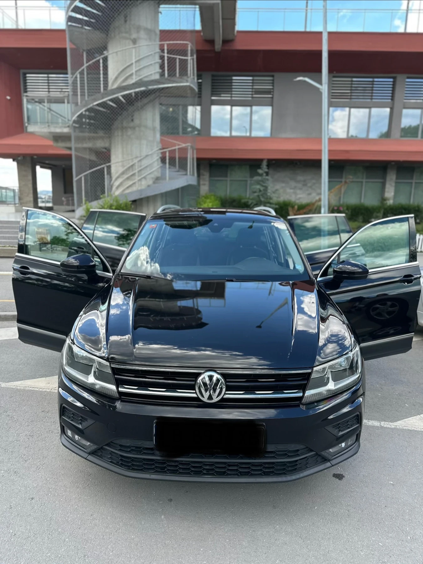 VW Tiguan, снимка 8 - Автомобили и джипове - 54578664