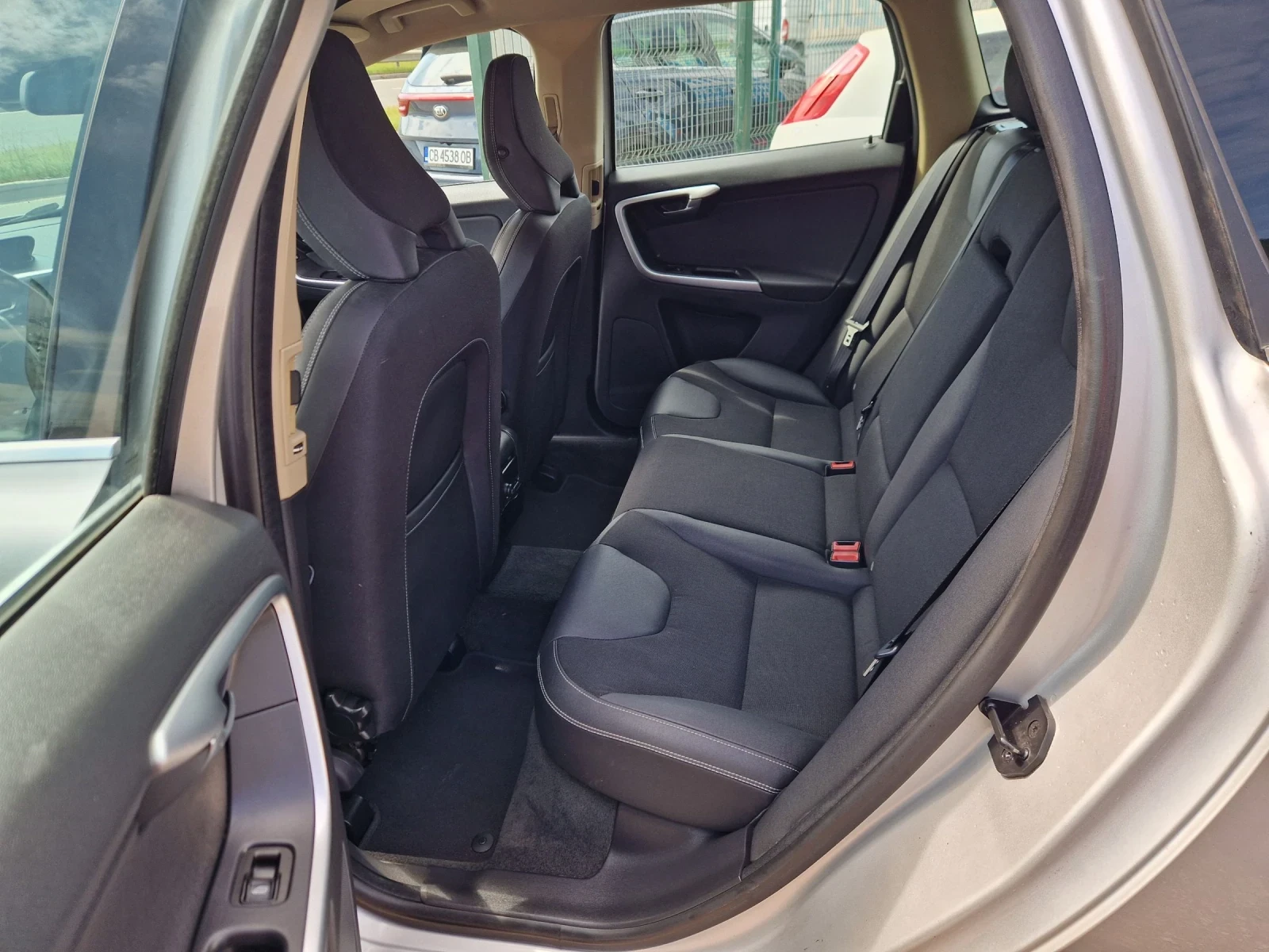 Volvo XC60 2.4D 175HP.D5 SUMUM ITALIA, снимка 9 - Автомобили и джипове - 54747046