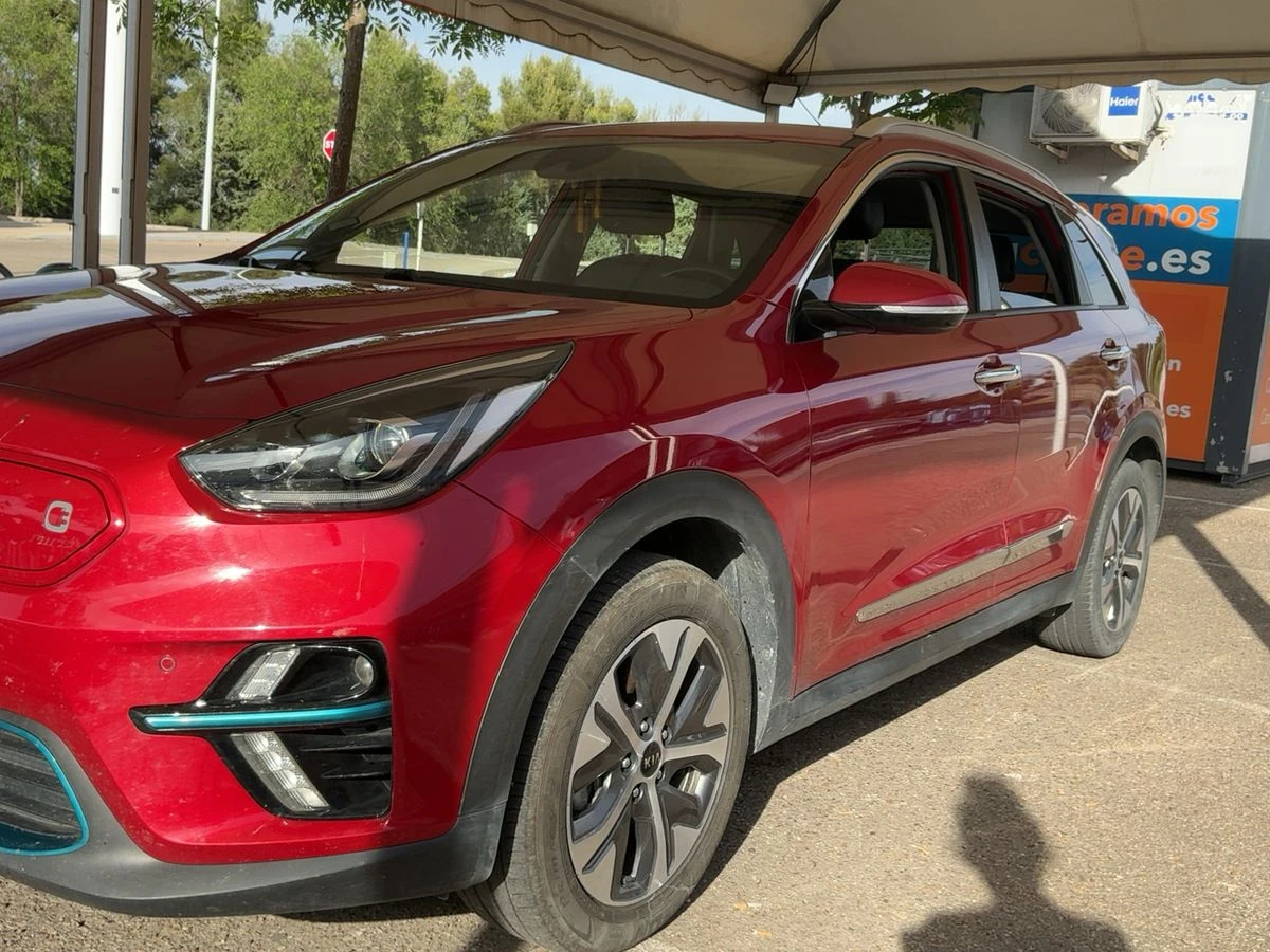 Kia Niro ОЧАКВАН ВНОС СМЯНА НА ЦВЯТ 1000евро ДАНЪЧЕН КРЕДИТ, снимка 2 - Автомобили и джипове - 54793148