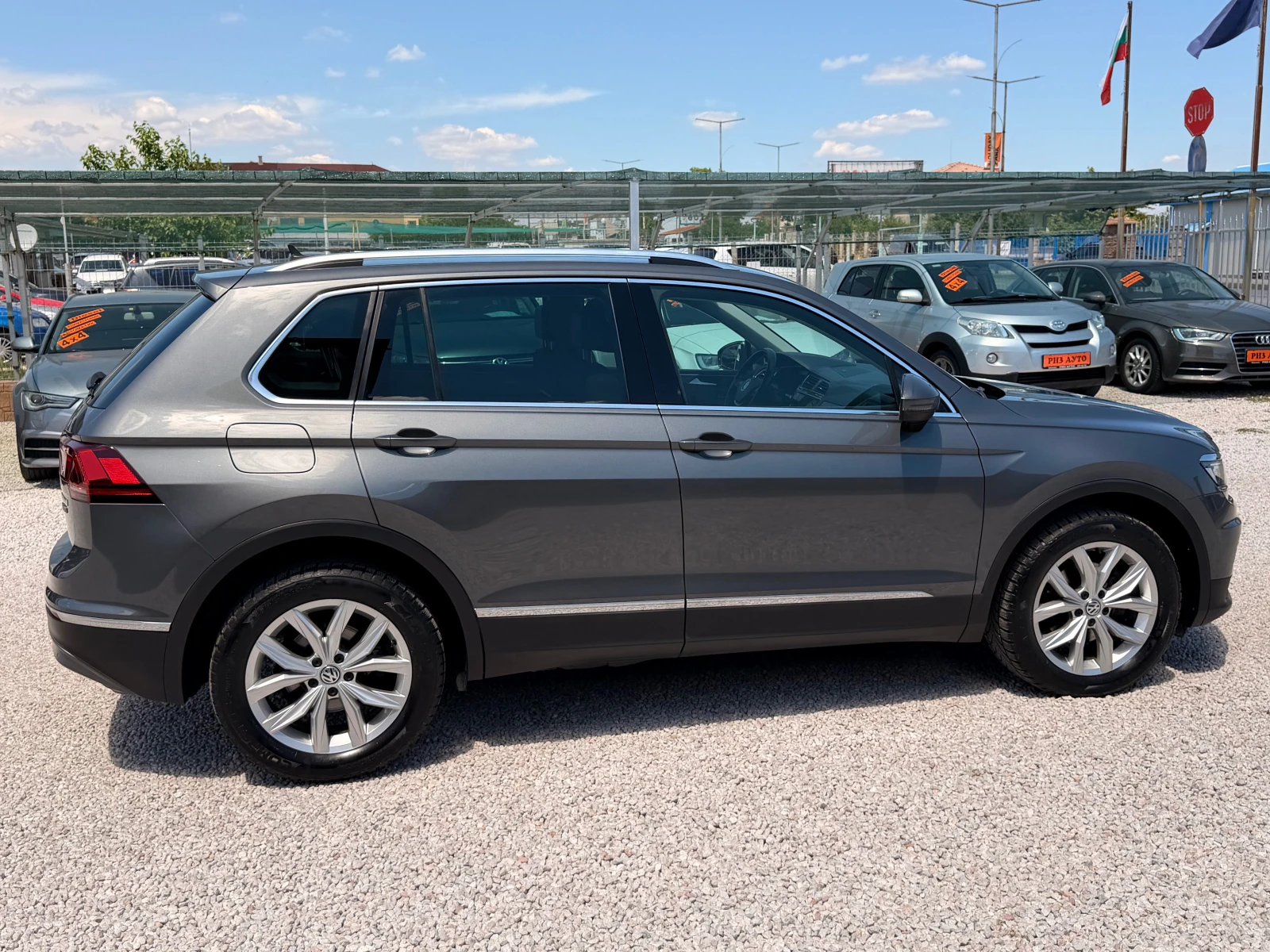 VW Tiguan 2.0TDI* NAVI* AVTOMAT* LIZING, снимка 4 - Автомобили и джипове - 55012615