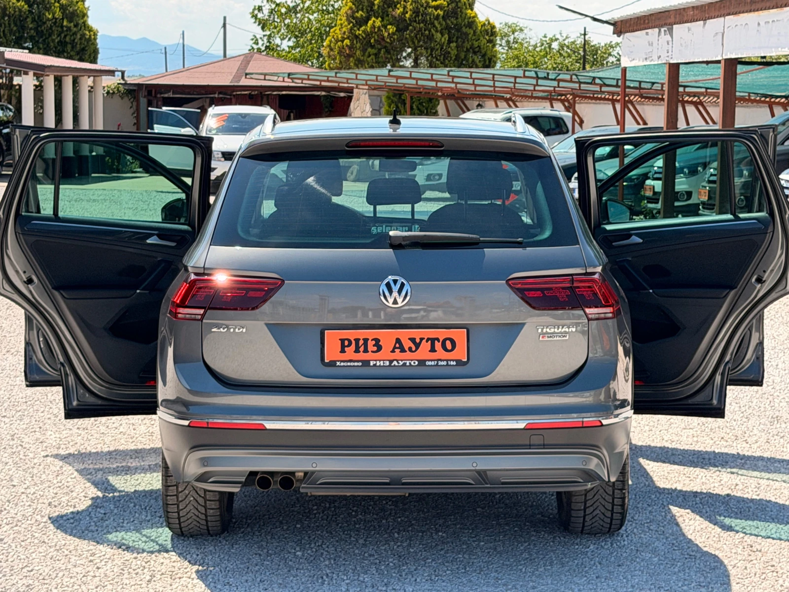 VW Tiguan 2.0TDI* NAVI* AVTOMAT* LIZING, снимка 8 - Автомобили и джипове - 55012615