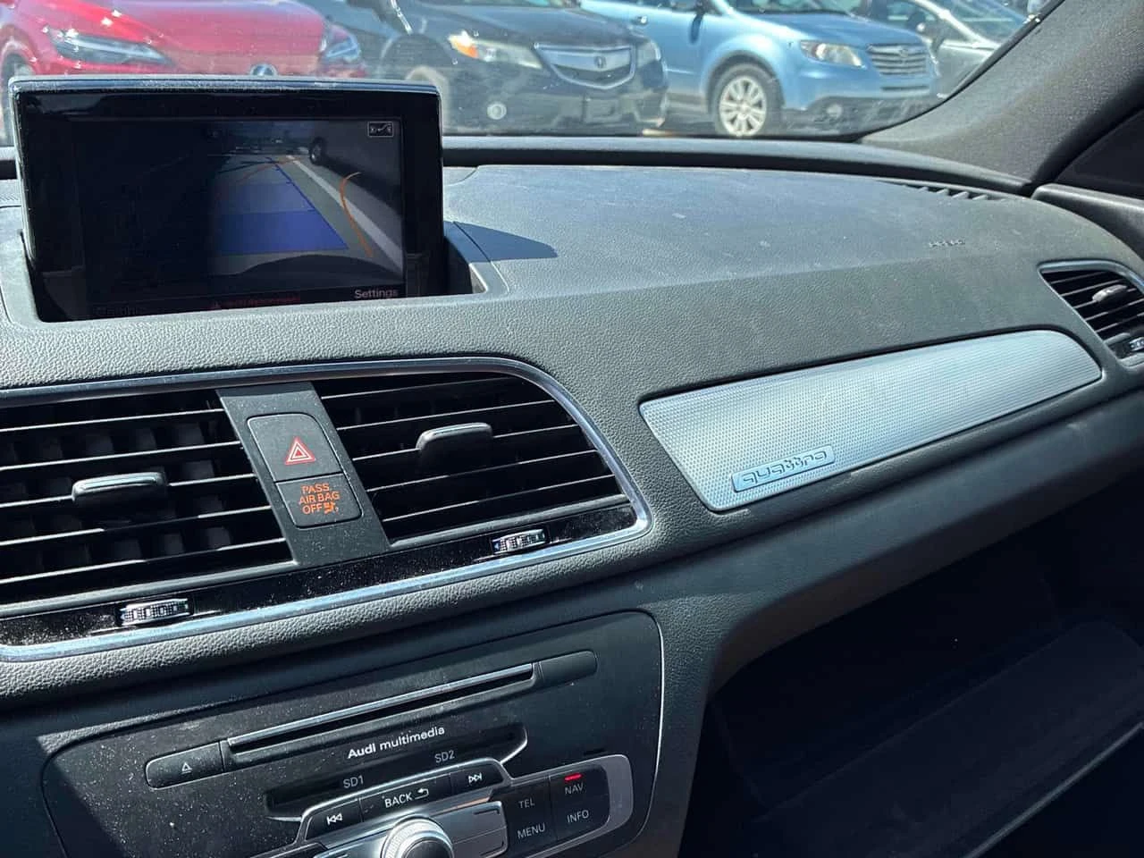 Audi Q3 * Technik * CARFAX * BOSE * КЛИП НА МОТОРА * ПАНО, снимка 16 - Автомобили и джипове - 55023031