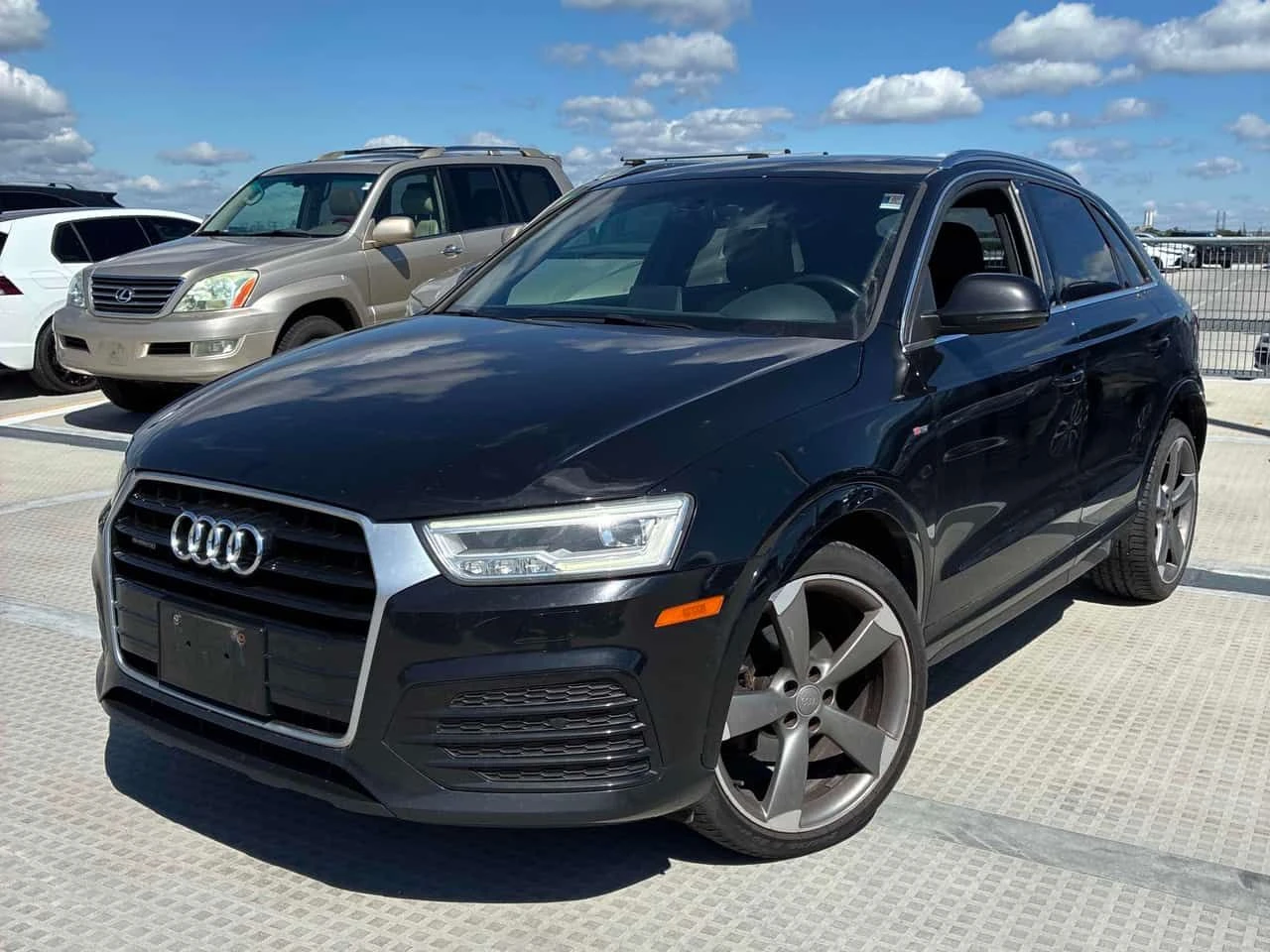 Audi Q3 * Technik * CARFAX * BOSE * КЛИП НА МОТОРА * ПАНО