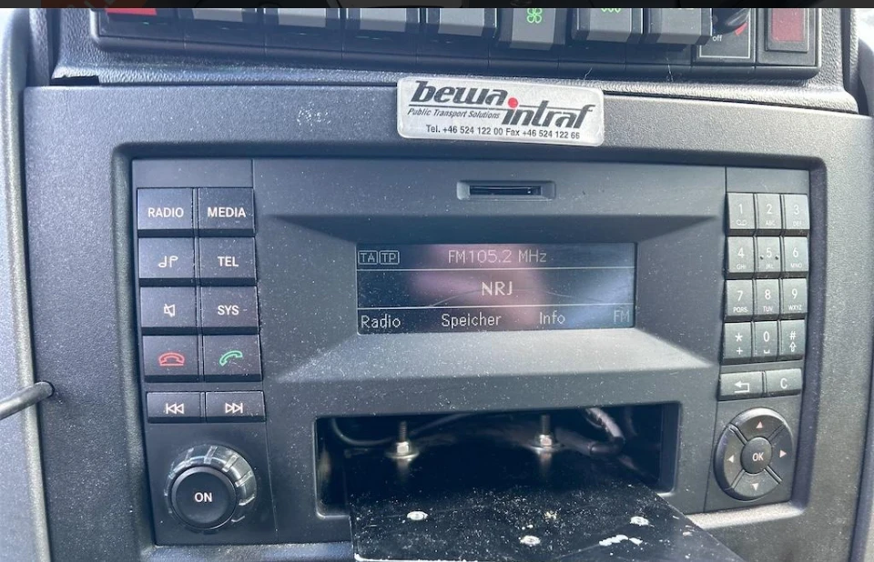 VW Crafter Климатик Авт.врата , снимка 4 - Бусове и автобуси - 53713433