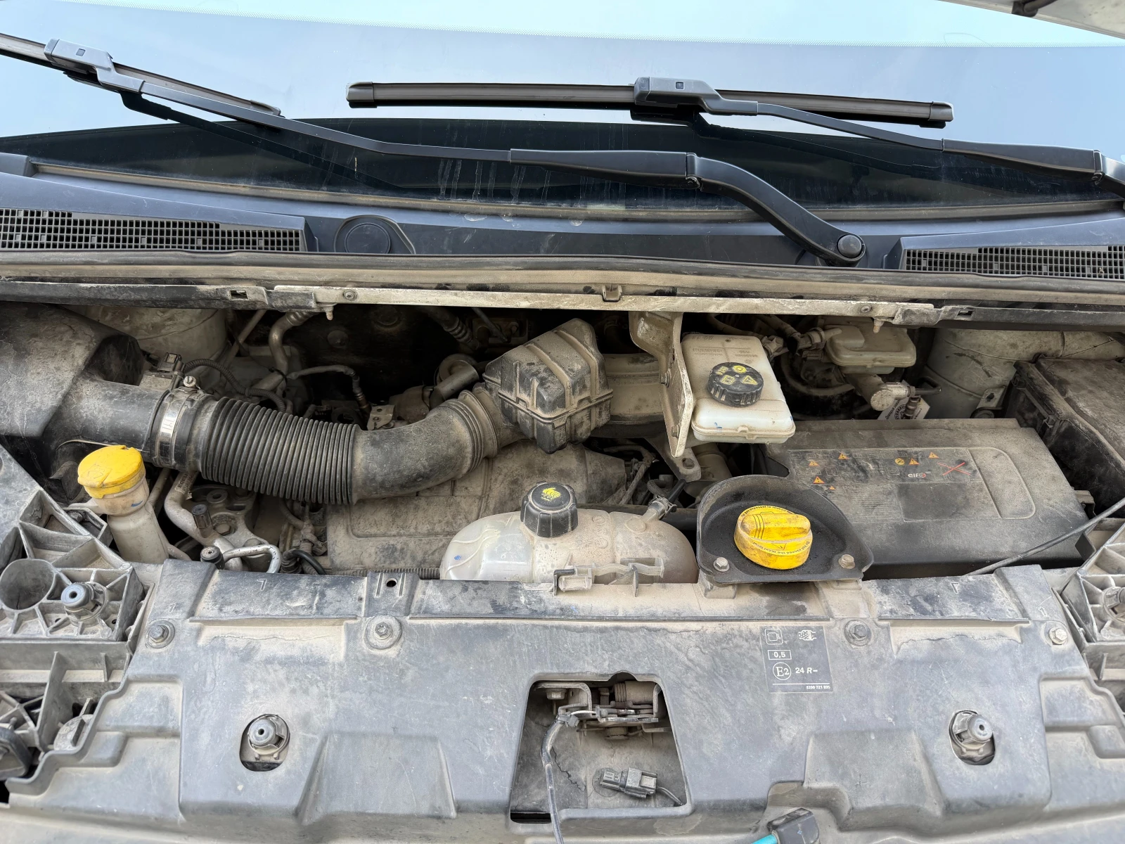 Renault Trafic 1.6, снимка 9 - Бусове и автобуси - 54345444