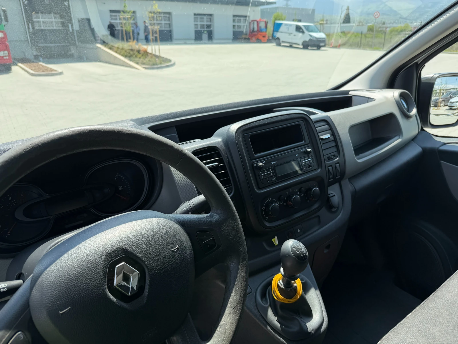 Renault Trafic 1.6, снимка 7 - Бусове и автобуси - 54345444