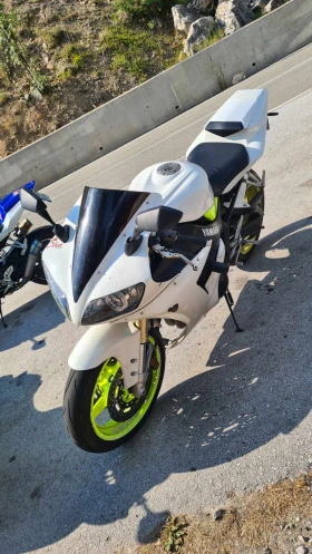     Yamaha YZF-R1