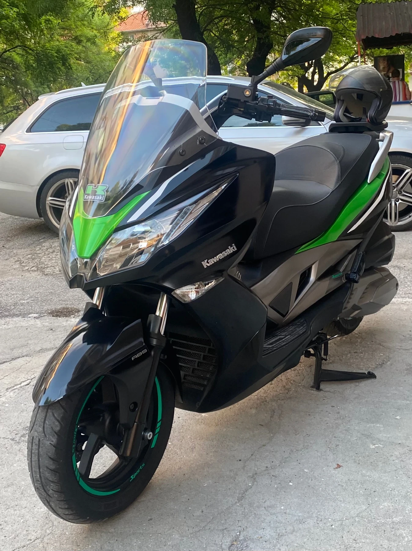 Kawasaki J300 300куб. 28 к.с.