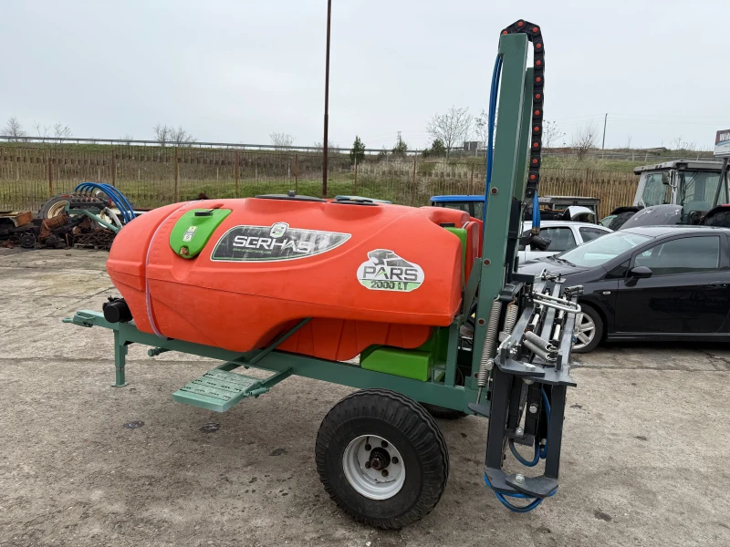 Пръскачка Друга марка 2000 литра 16 метра, хидравлично повдигане на щанг, снимка 4 - Селскостопанска техника - 52455127