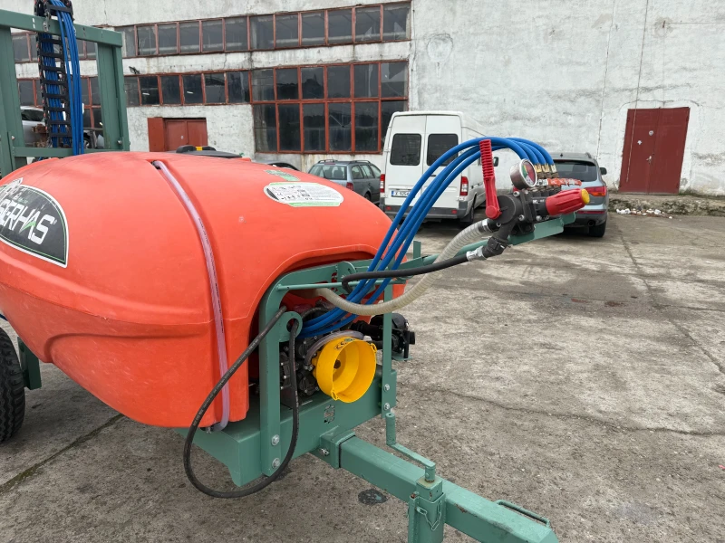 Пръскачка Друга марка 2000 литра 16 метра, хидравлично повдигане на щанг, снимка 7 - Селскостопанска техника - 52455127