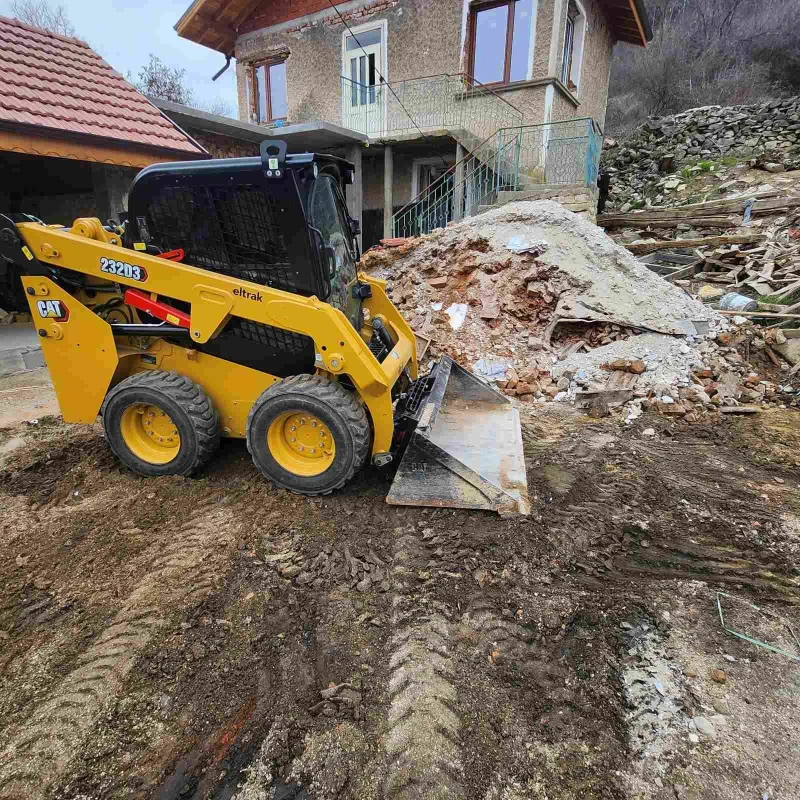 Мини челни товарачи Cat 232D3, снимка 6 - Индустриална техника - 52411161