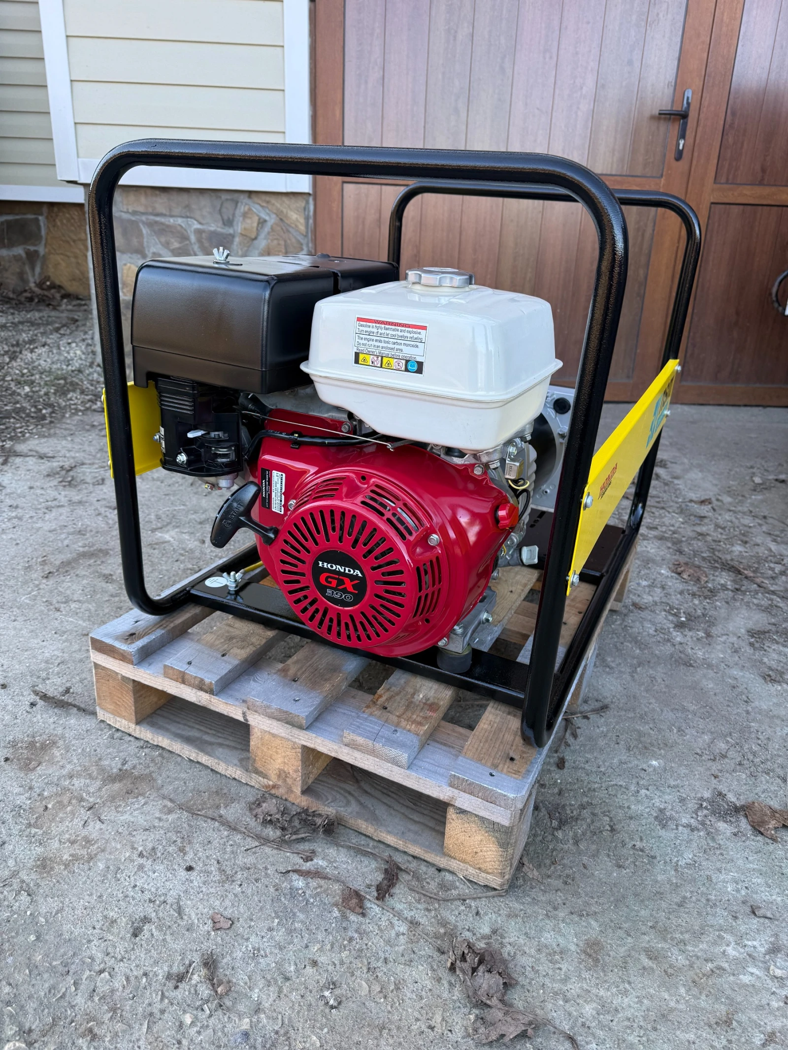 Допълнително оборудване Електроагрегат Бензонов монофазен генератор / агрегат HONDA 6.5 K, снимка 5 - Индустриална техника - 53839412