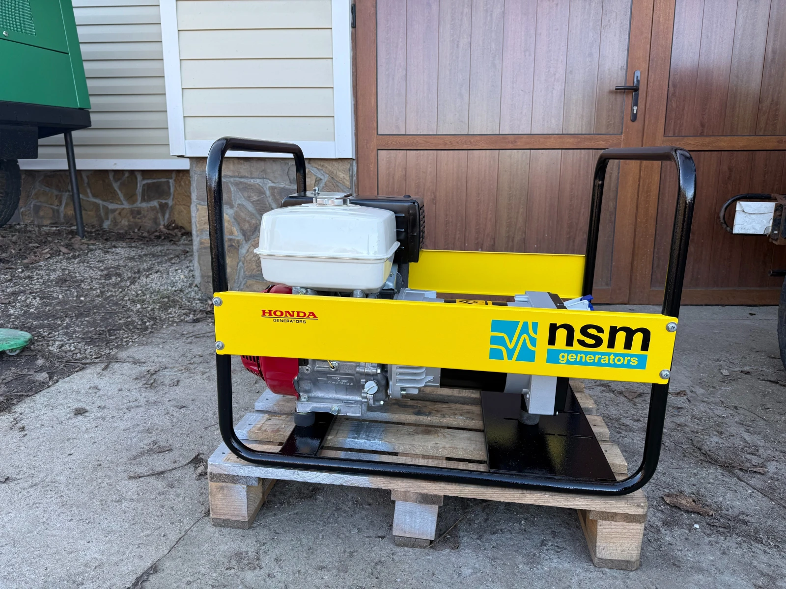 Допълнително оборудване Електроагрегат Бензонов монофазен генератор / агрегат HONDA 6.5 K, снимка 2 - Индустриална техника - 53839412