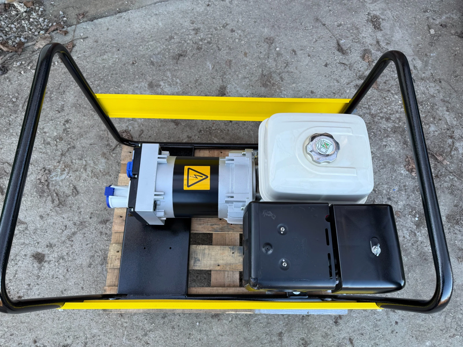 Допълнително оборудване Електроагрегат Бензонов монофазен генератор / агрегат HONDA 6.5 K, снимка 4 - Индустриална техника - 53839412