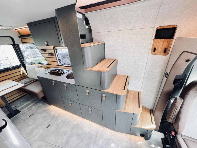 Кемпер HYMER / ERIBA 4X4 MERCEDES Venture S ДВОЕН ПОД КЛИМАТИК, снимка 8 - Каравани и кемпери - 50086699