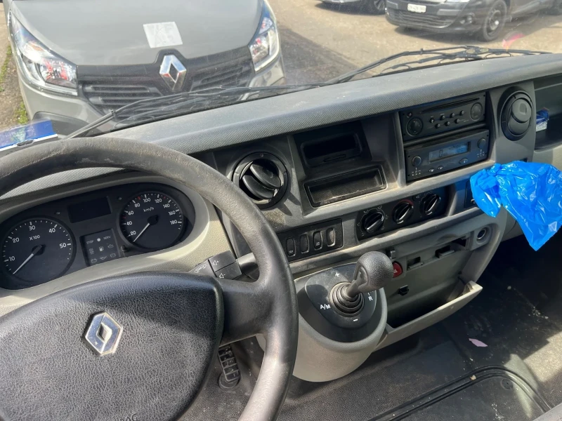 Кемпер Renault Master, снимка 6 - Каравани и кемпери - 52473389