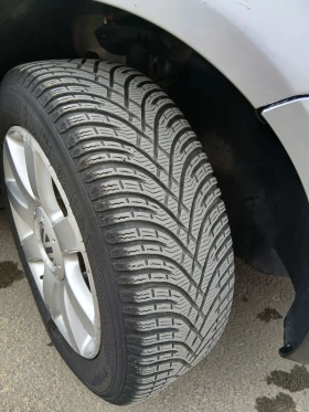 VW Touran - 2700 € / 5280.74 лв. - 59198872 15