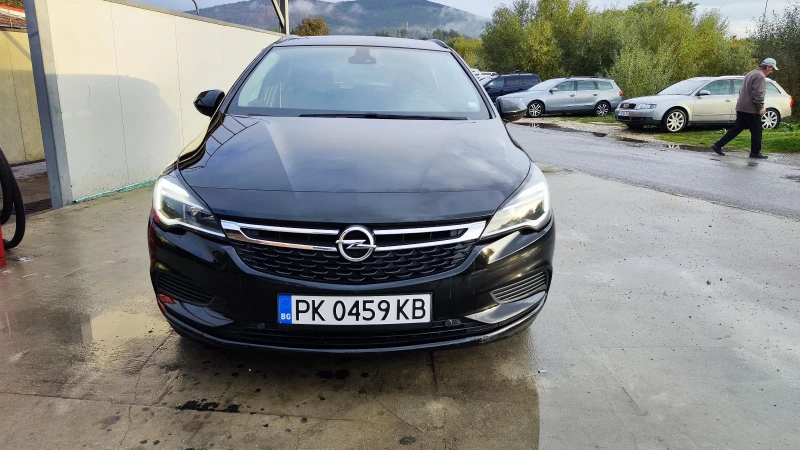 Opel Astra 1.6CDTI SportsTourer, снимка 1 - Автомобили и джипове - 46928588