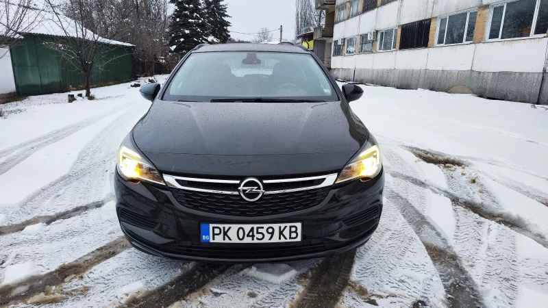 Opel Astra 1.6CDTI SportsTourer, снимка 2 - Автомобили и джипове - 46928588