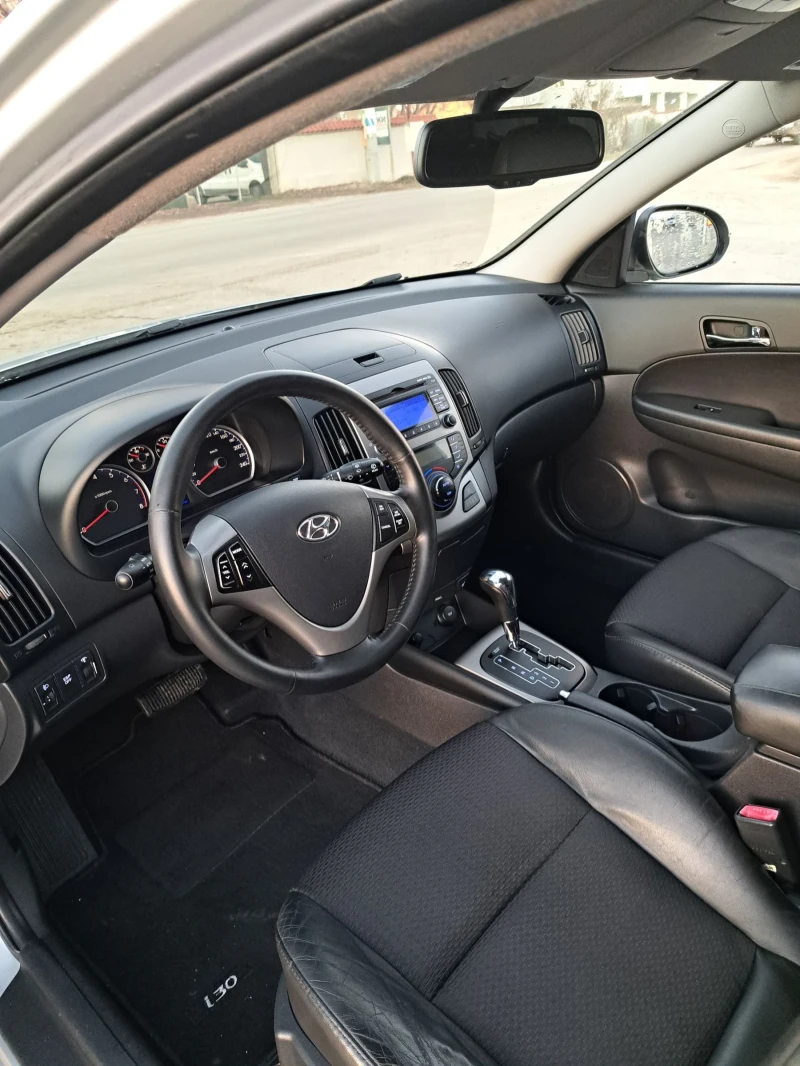 Hyundai I30 2.0i, снимка 10 - Автомобили и джипове - 48826340