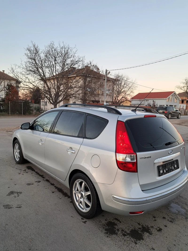 Hyundai I30 2.0i, снимка 3 - Автомобили и джипове - 48826340