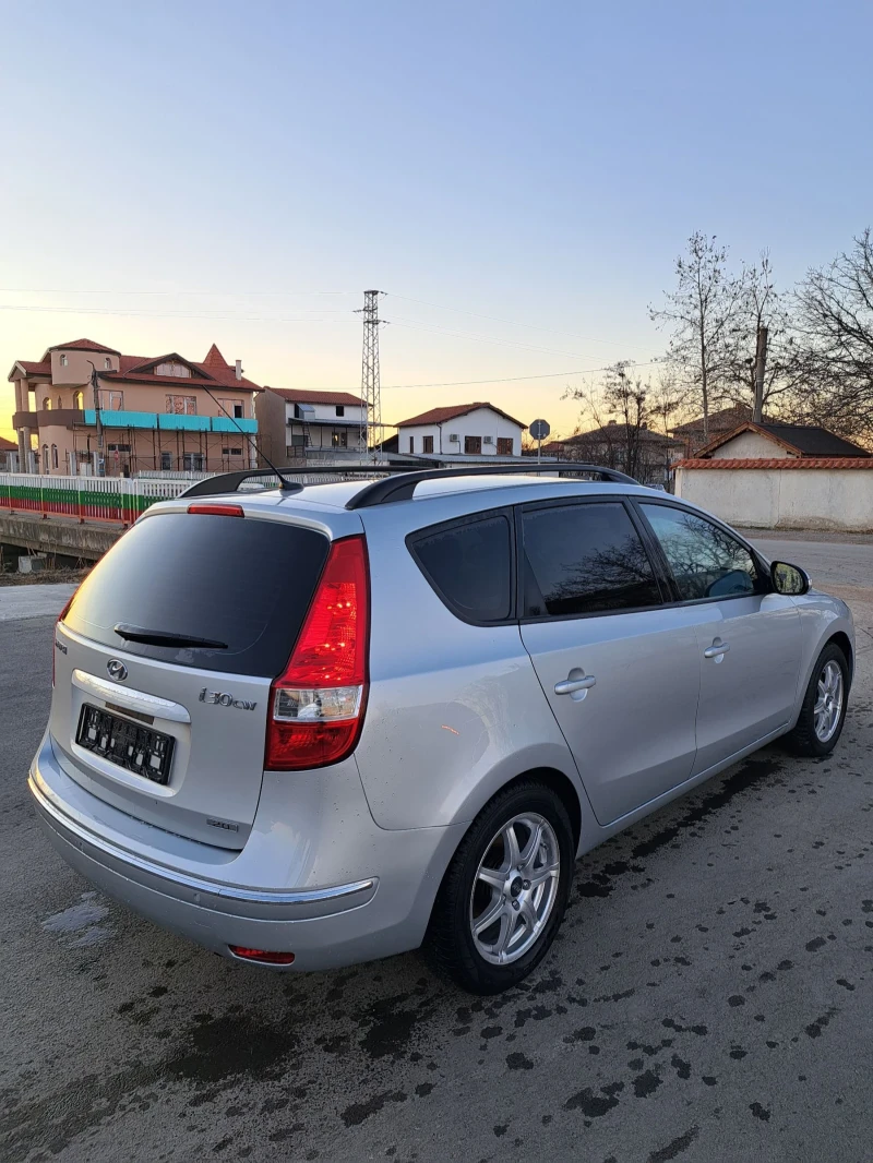 Hyundai I30 2.0i, снимка 5 - Автомобили и джипове - 48826340