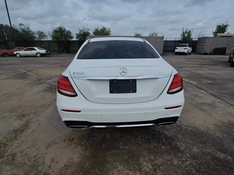 Mercedes-Benz E 300, снимка 3 - Автомобили и джипове - 49446036