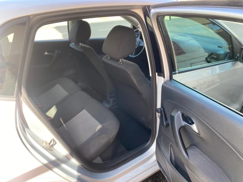 VW Polo 1.2 i, снимка 11 - Автомобили и джипове - 51736581