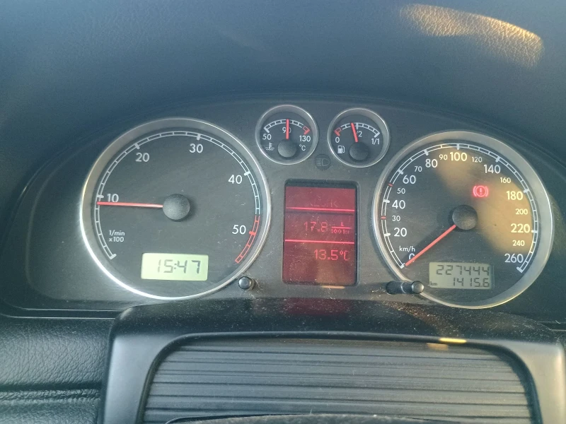 VW Passat 1.9 TDI 4Motion, снимка 5 - Автомобили и джипове - 52370387