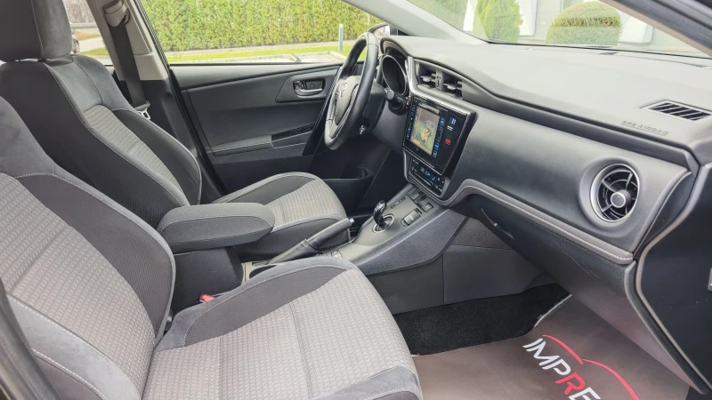 Toyota Auris 1.8i hybrid 136kc. 101000хил.км.!!! , снимка 16 - Автомобили и джипове - 52643797