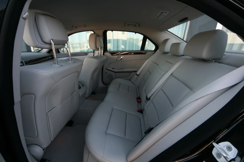 Mercedes-Benz E 250 фабрично брониран  VR4 , снимка 8 - Автомобили и джипове - 53094124