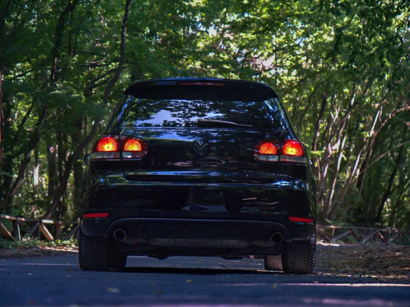 VW Golf 2.0T GTI, снимка 7 - Автомобили и джипове - 53136038