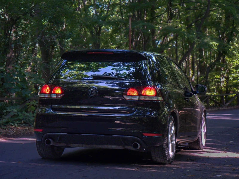 VW Golf 2.0T GTI, снимка 6 - Автомобили и джипове - 53136038