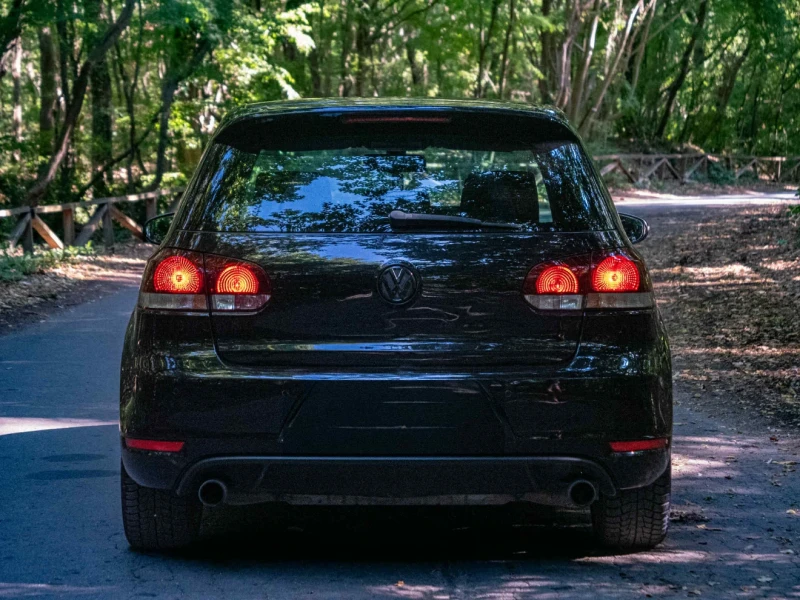 VW Golf 2.0T GTI, снимка 4 - Автомобили и джипове - 53136038