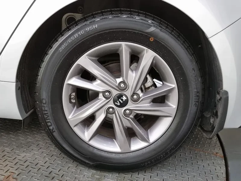 Kia K5 2.0 Lpi Deluxe, снимка 5 - Автомобили и джипове - 56512835