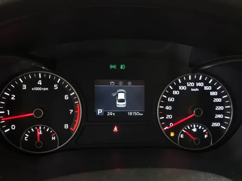 Kia K5 2.0 Lpi Deluxe, снимка 8 - Автомобили и джипове - 56512835