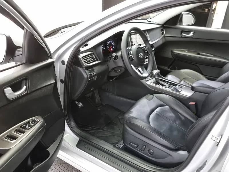 Kia K5 2.0 Lpi Deluxe, снимка 11 - Автомобили и джипове - 56512835