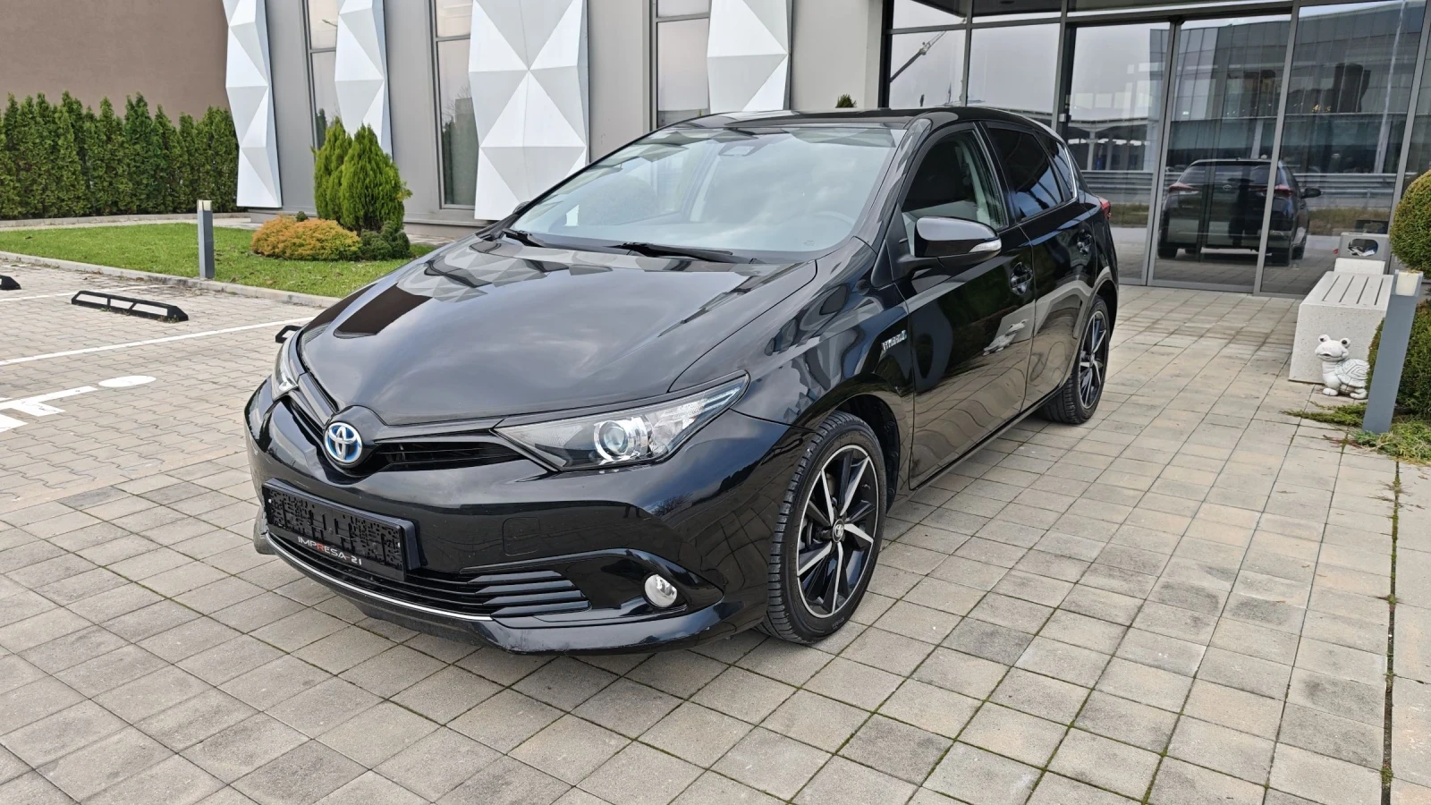 Toyota Auris 1.8i hybrid 136kc. 101000хил.км.!!! , снимка 1