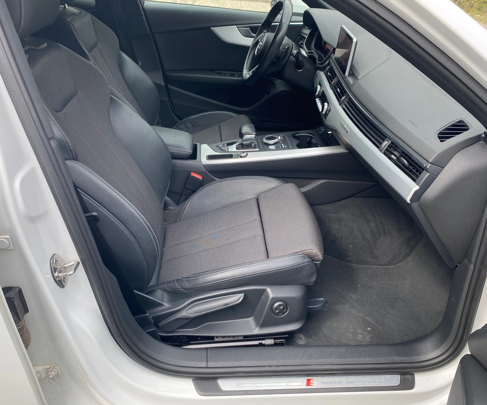 Audi A4 40 TDI Quattro S-Line Matrix Virtual cockpit | Mobile.bg   14