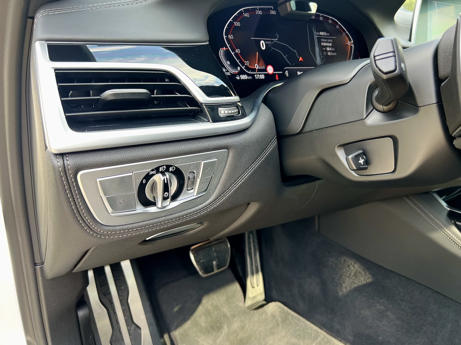 BMW 740 Ld xDrive  Executive Drive Pro B&W TV | Mobile.bg   11