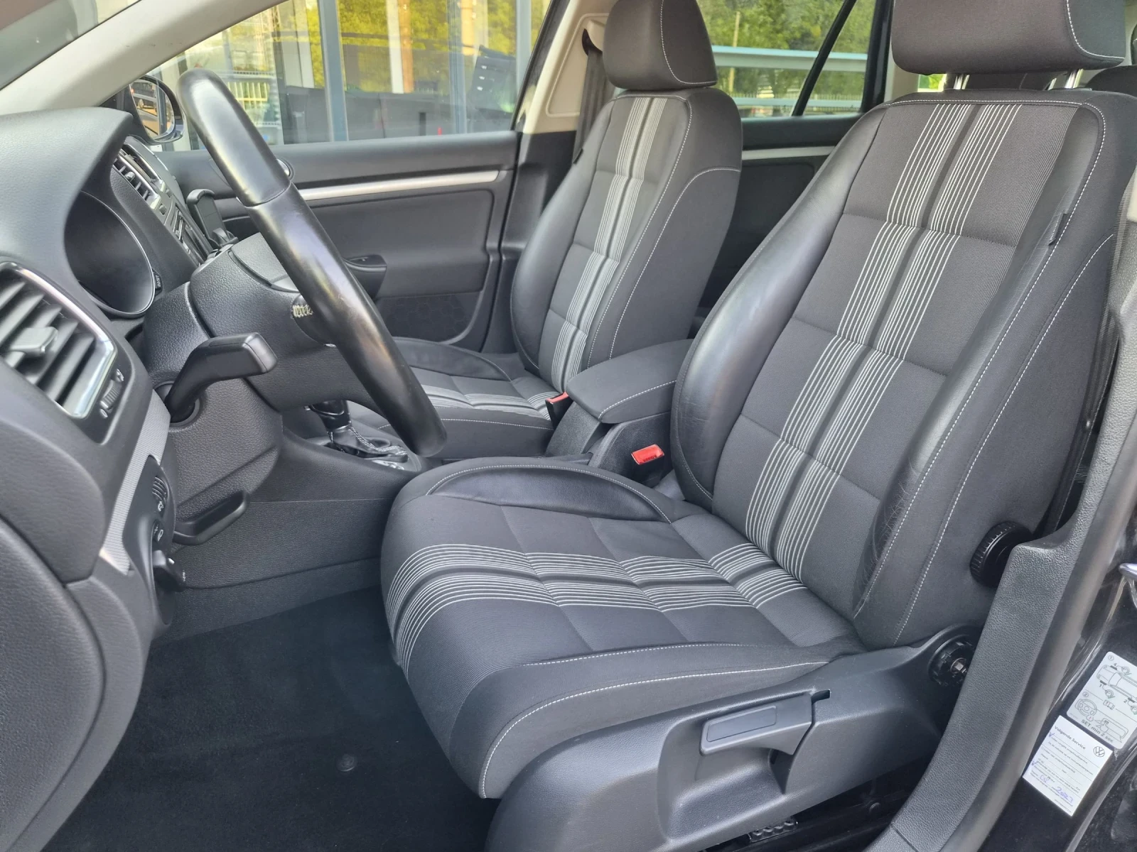 VW Golf 2.0TDI AUTOMAT , снимка 11 - Автомобили и джипове - 52588525