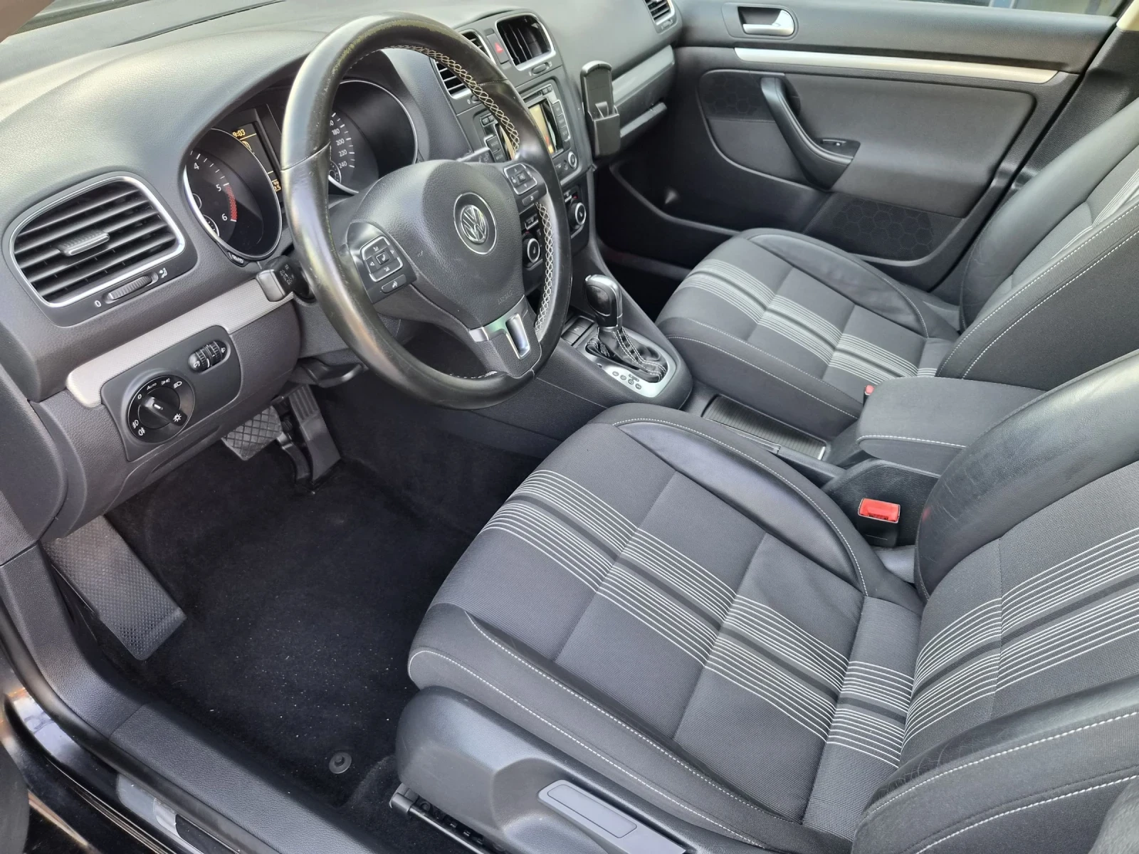 VW Golf 2.0TDI AUTOMAT , снимка 10 - Автомобили и джипове - 52588525