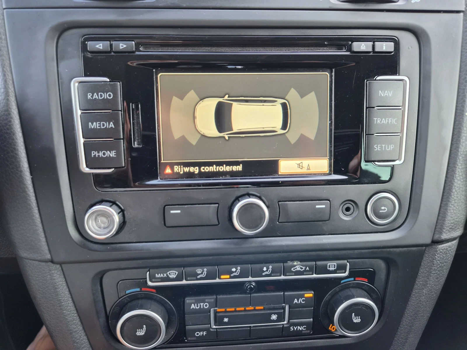 VW Golf 2.0TDI AUTOMAT , снимка 12 - Автомобили и джипове - 52588525