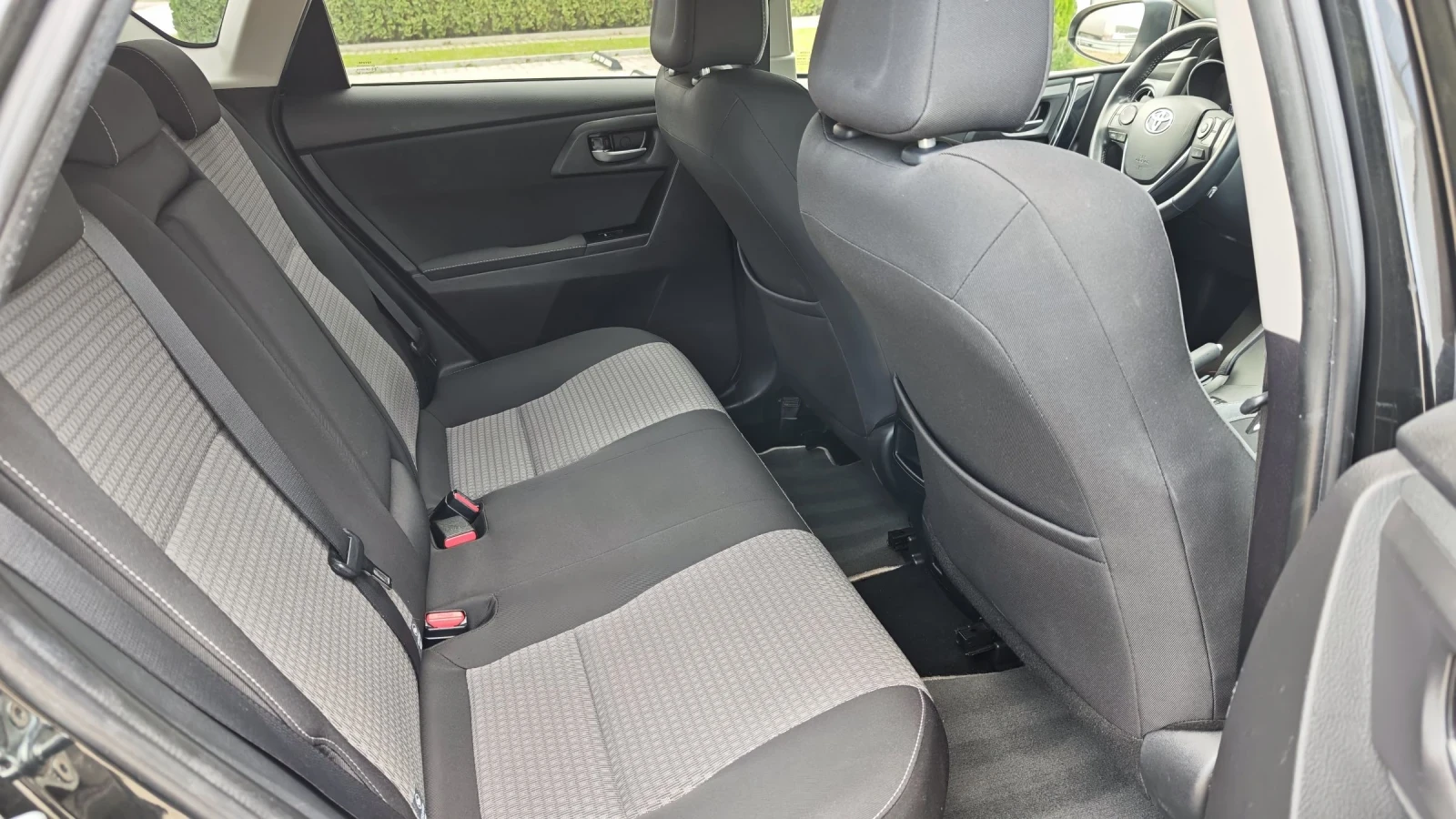 Toyota Auris 1.8i hybrid 136kc. 101000..!!!  | Mobile.bg   15