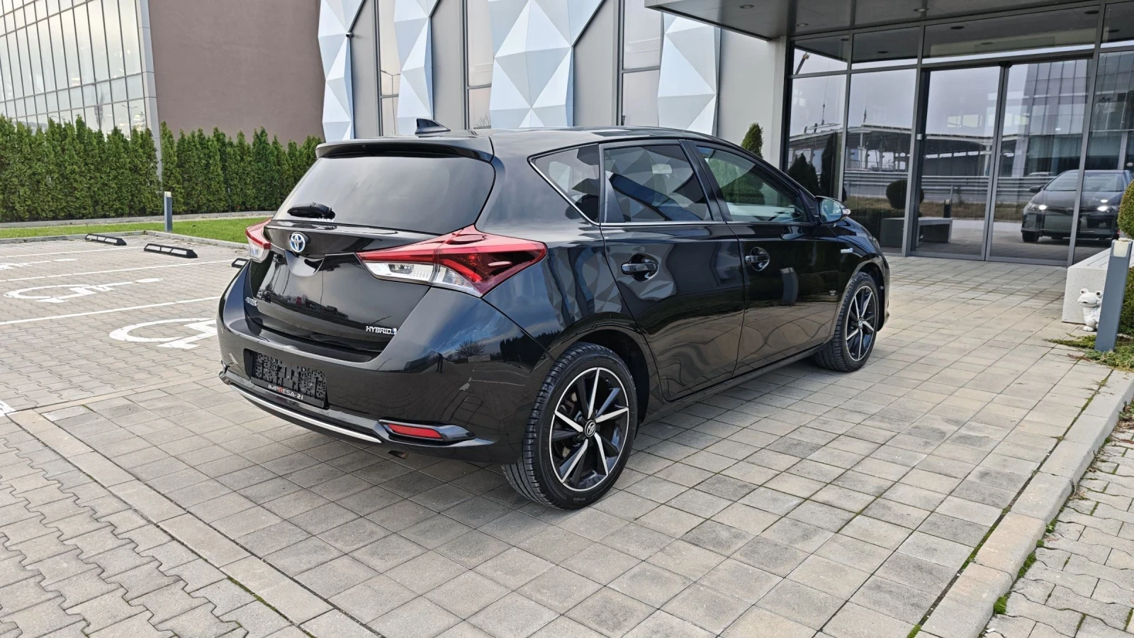 Toyota Auris 1.8i hybrid 136kc. 101000хил.км.!!!  - изображение 5