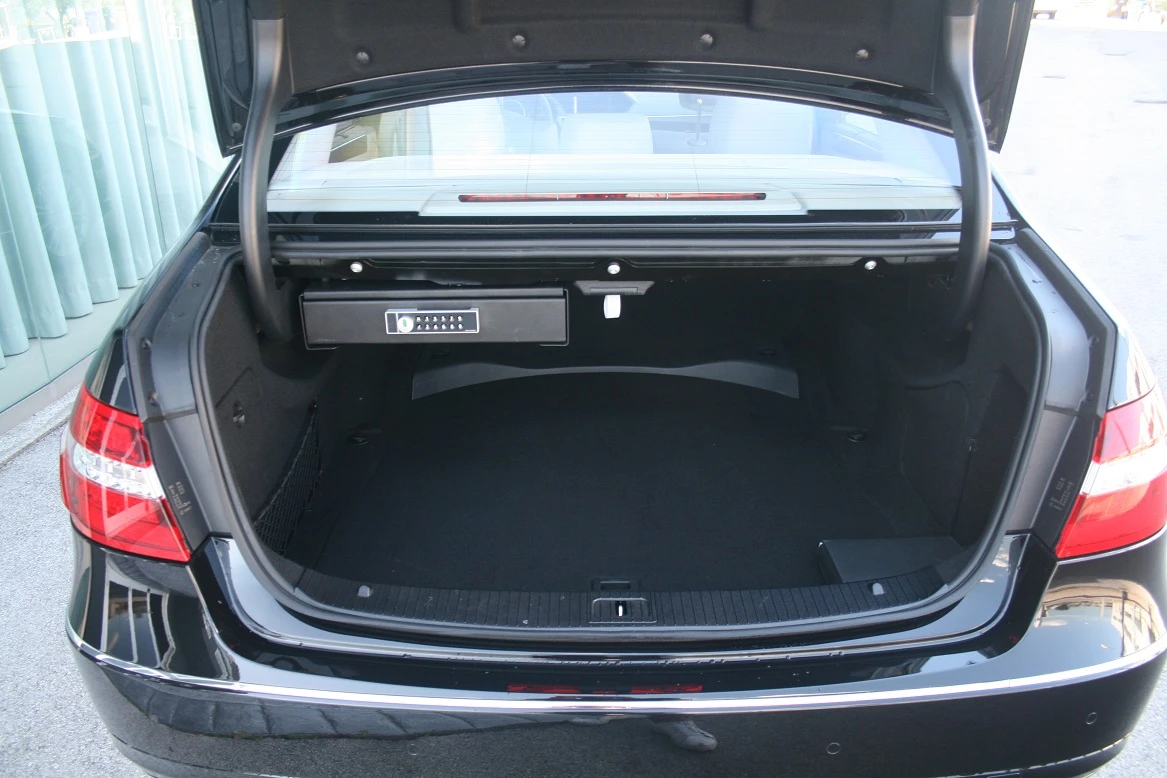 Mercedes-Benz E 250 фабрично брониран  VR4  - изображение 3