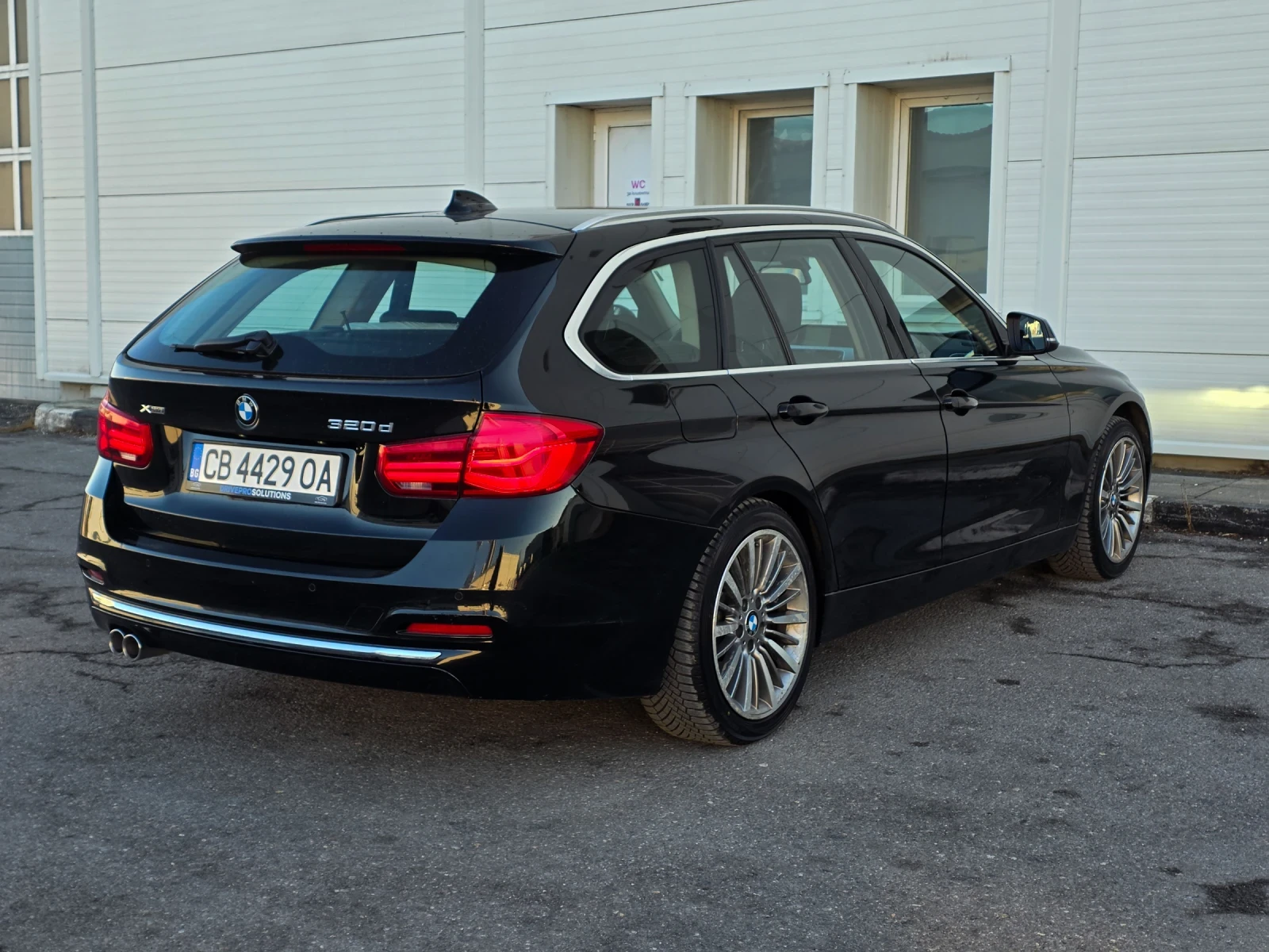 BMW 320 320xd Luxury Line * Обслужена*  - изображение 6