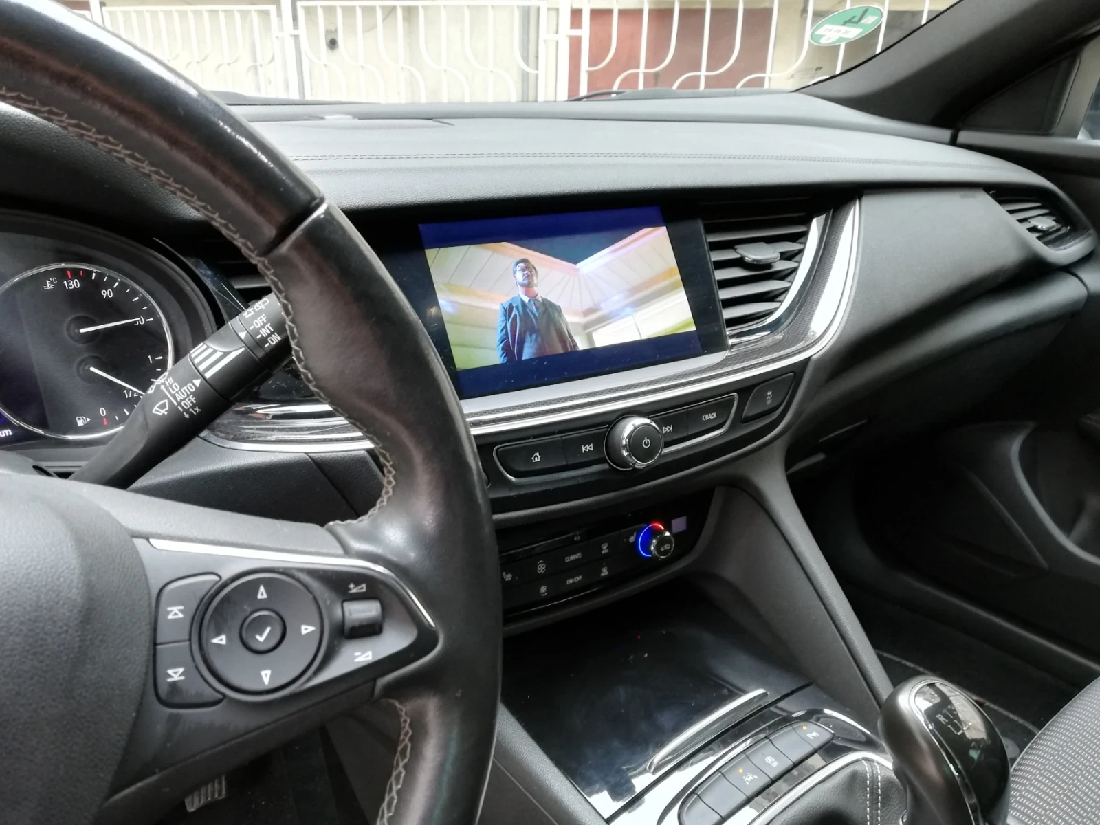 Opel Insignia Комби, снимка 6 - Автомобили и джипове - 53768848