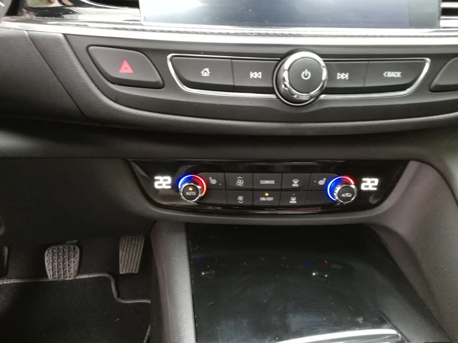 Opel Insignia Комби, снимка 17 - Автомобили и джипове - 53768848